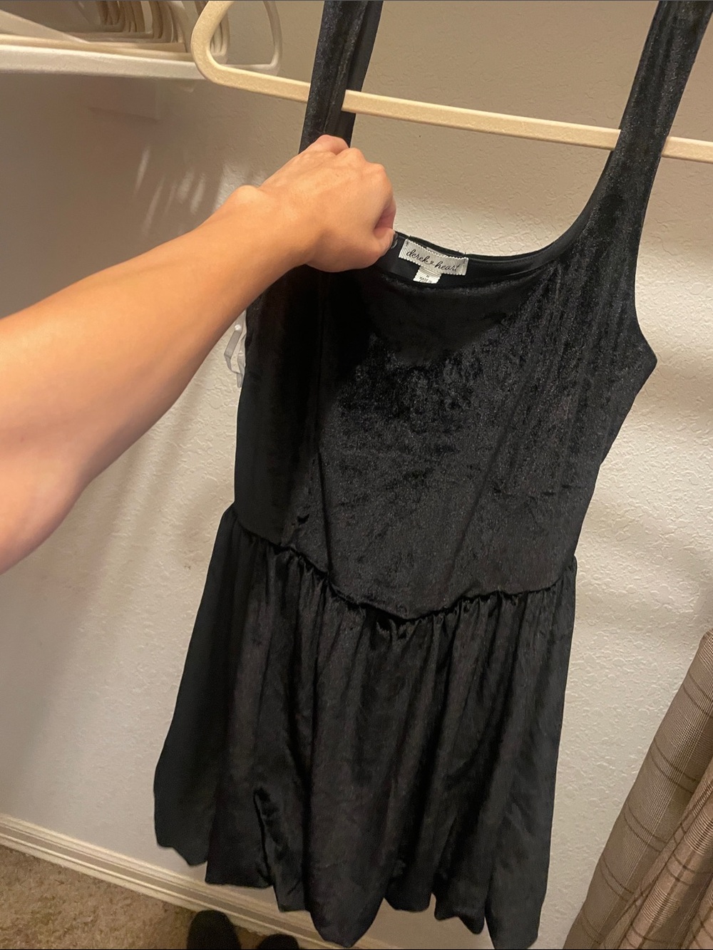 Derek Heart Black Velvet Scoop-Neck Tank Chemise